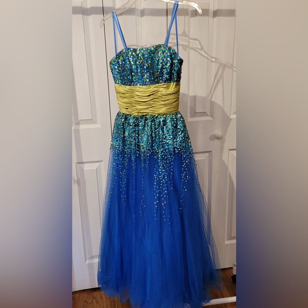 Women’s Formal Dress